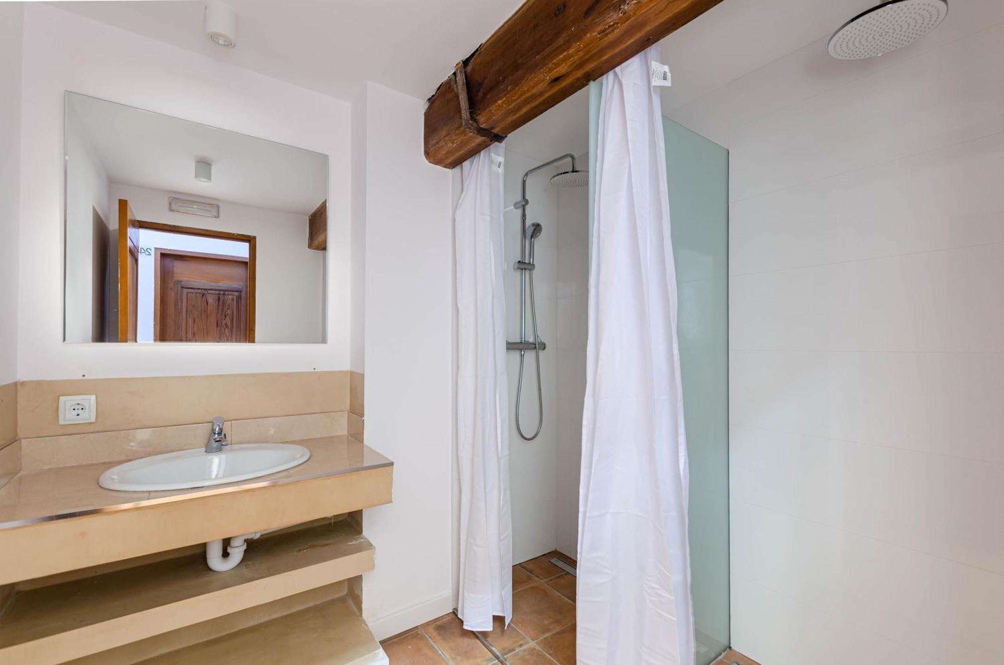 Zweibettzimmer mit Gemeinschaftsbad